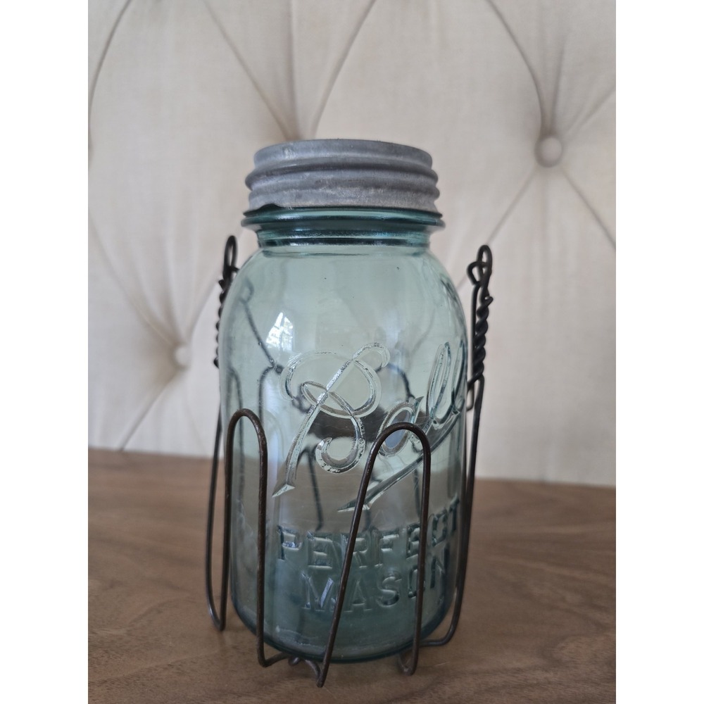 Blue Ball Perfect Mason jar with wire carrier – classic Americana